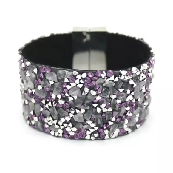 VQ Rhinestones Bracelet - Picture 3 of 3
